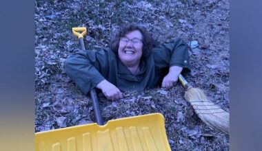 Winnipeg woman plunges into large hole in city boulevard