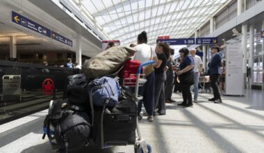 Ottawa plans to outsource air passenger complaints process amid record backlog