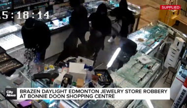Daylight robbery at Edmonton jewelry store caught on camera