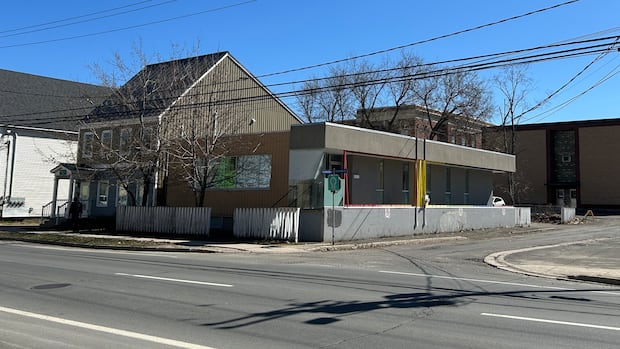 Former Clinic 554 site in Fredericton to become service 'hub' for young people