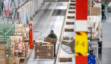 Real GDP rose 0.2 per cent in February says StatsCan, marking four straight months of growth