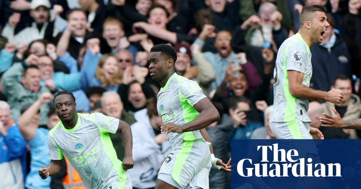 Manchester City close gap in title race with emphatic victory at Chelsea | Premier League