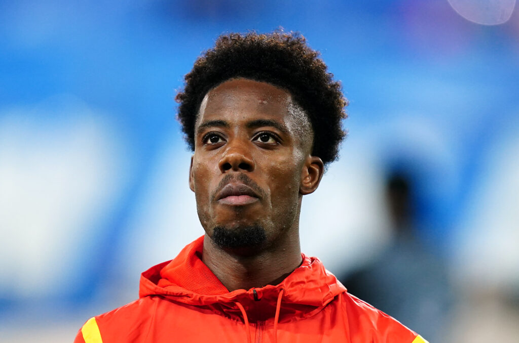 Marseille suffer late setback as fans make feelings known