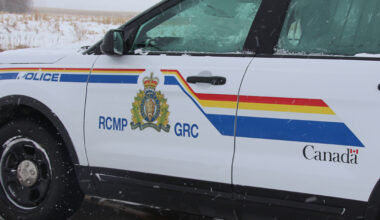 Winnipeg pair charged after armed robbery near Hodgson leaves man seriously injured