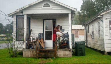 Car slams into Louisiana Lao New Year parade, injuring about 15 people | Health News