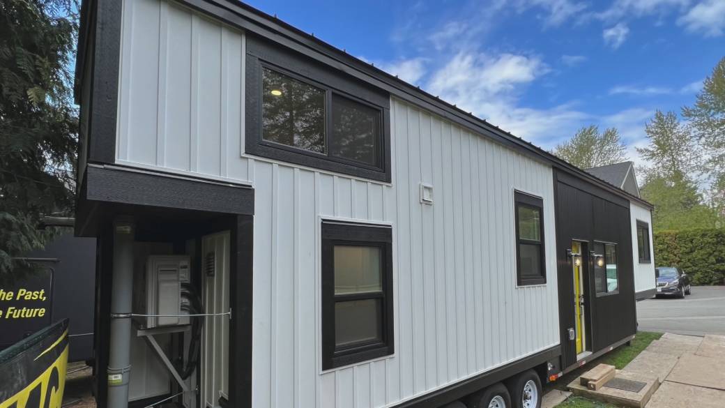 Click to play video: 'Open House: Exploring a tiny home'