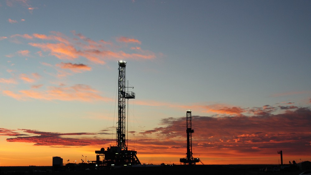 U.S. Oil Premiums Hit Record High as World Scrambles for Crude