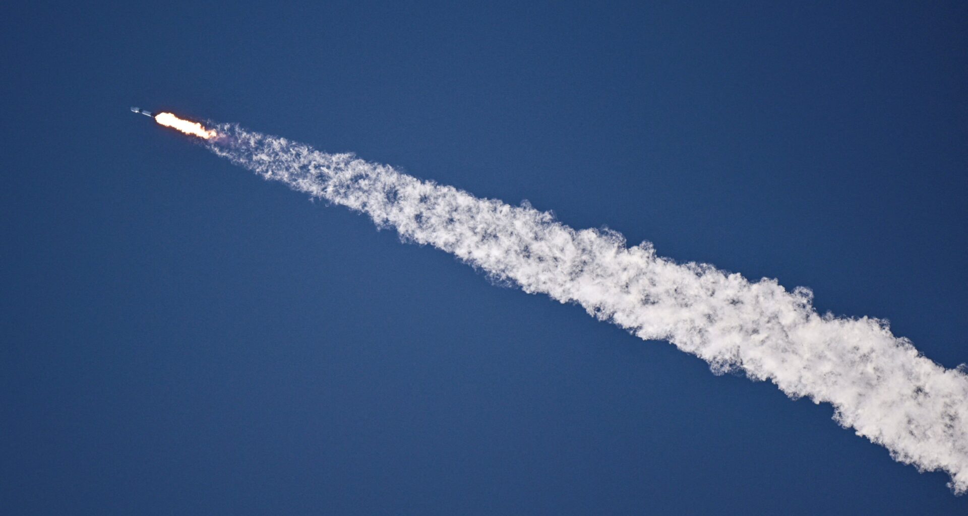 Starlink user growth accelerates as SpaceX eyes public market debut, report says