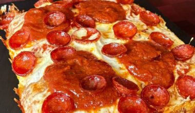 People in Toronto are obsessing over secretive new pizza shop that keeps selling out