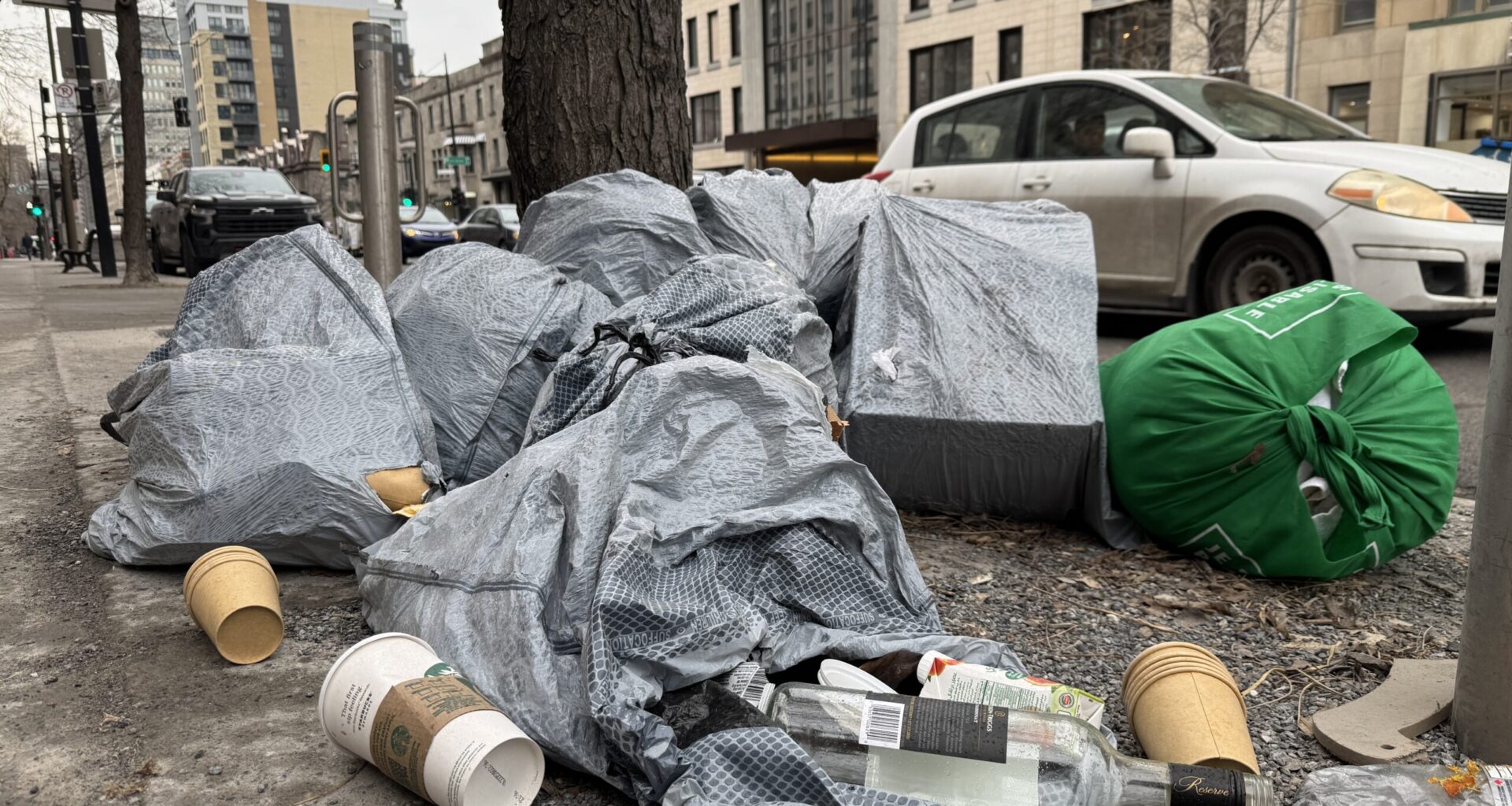 As snow melts, Montreal to prioritize downtown cleanup