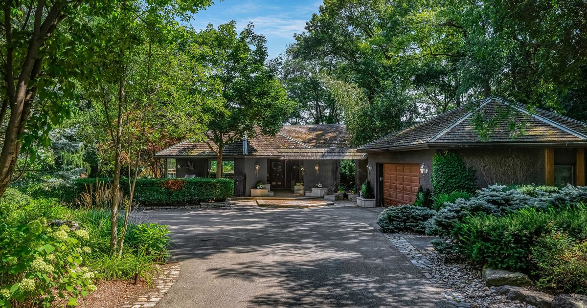 A $4 million mid-century Ontario bungalow with 'the best view'