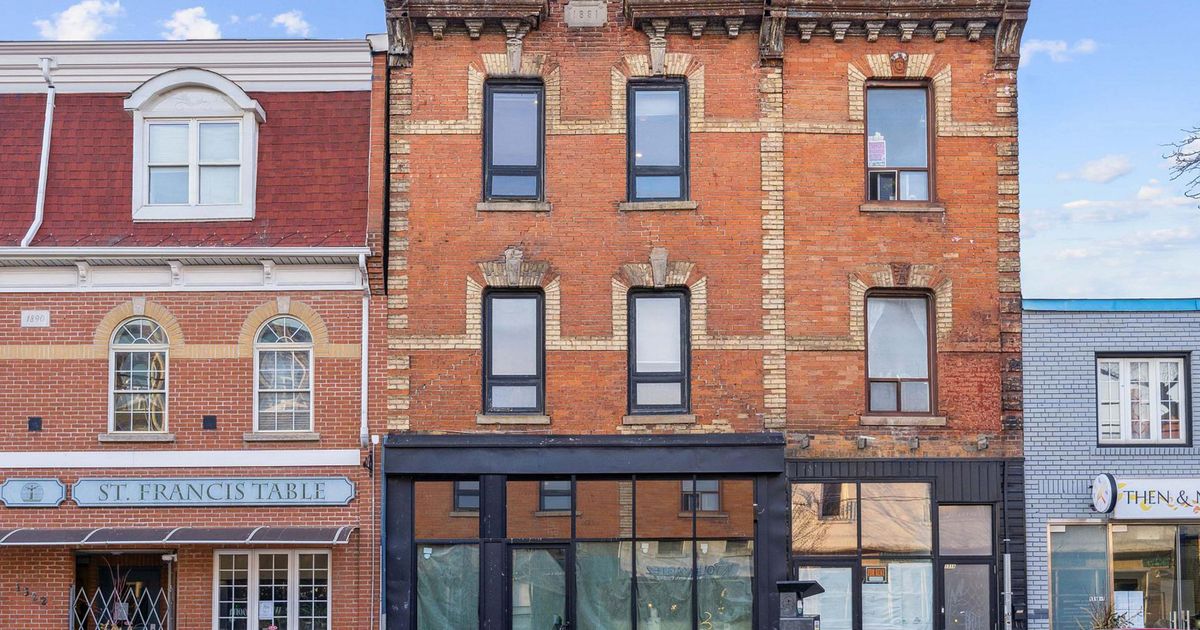 Toronto building damaged by huge fire was completely revamped and is going for $6M