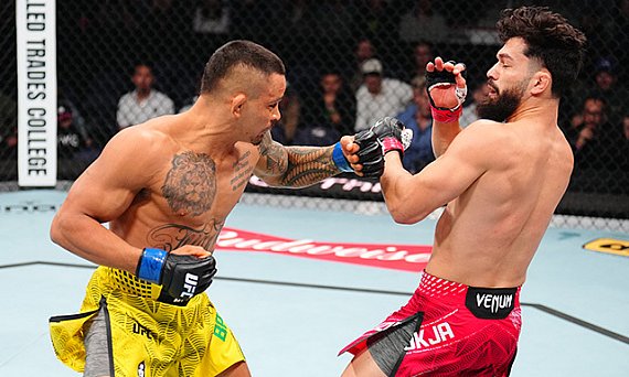 Marcio Barbosa obliterates Dennis Buzukja in spectacular debut