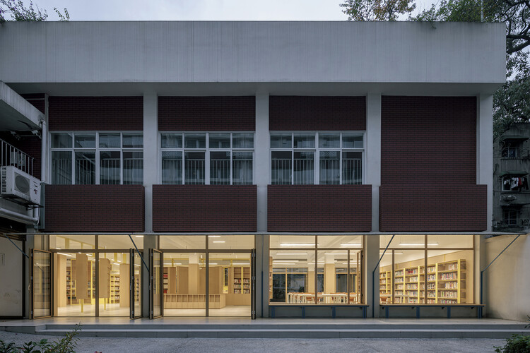 Renovation Design of the Library, Chengdu Shude Experimental Middle School / Modum Atelier - Exterior Photography, Glass