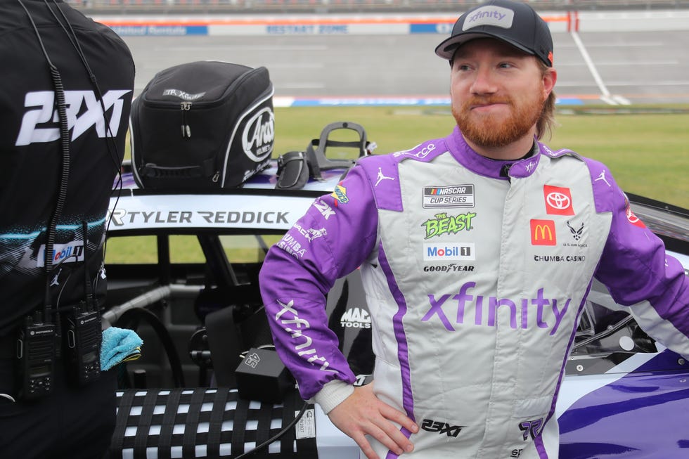 auto: apr 26 nascar cup series jack link's 500