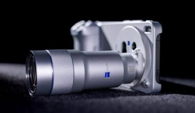 vivo X300 Ultra goes global with ZEISS Master Lenses
