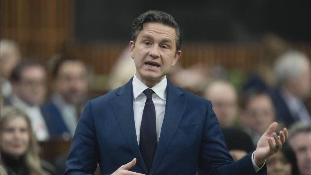 Click to play video: 'Poilievre’s leadership under scrutiny as Conservative floor-crossings mount'