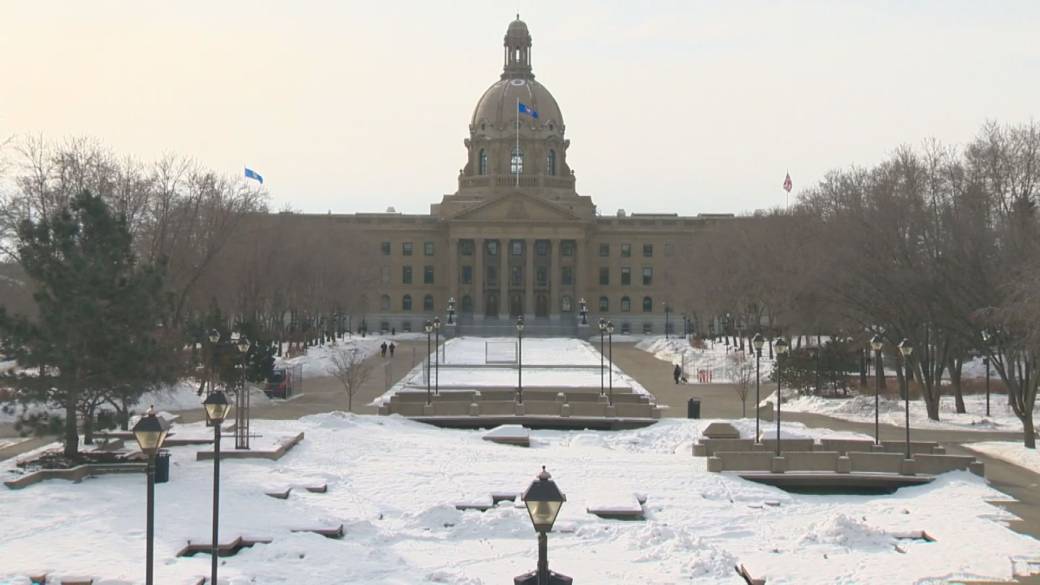 Click to play video: 'Will a court shut down Alberta group’s separation referendum petition?'