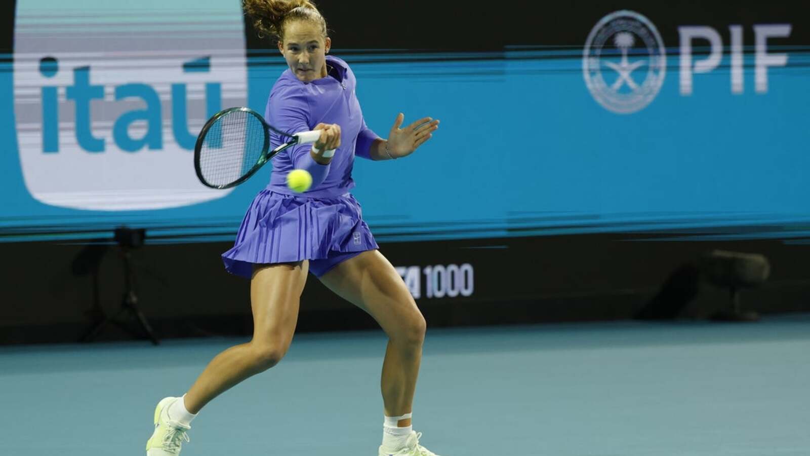 Mirra Andreeva cruises past Sloane Stephens in Linz