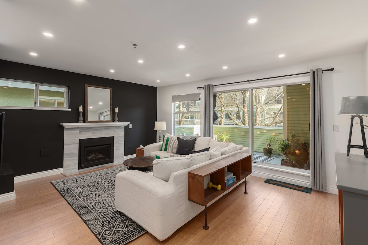 Four offers for renovated 1990s-era townhouse in Vancouver