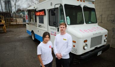 Toronto vendors say extending legacy permits for food trucks would be inequitable