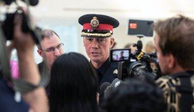 Alberta defence lawyers call for criminal probe into Edmonton police chief, lawyer