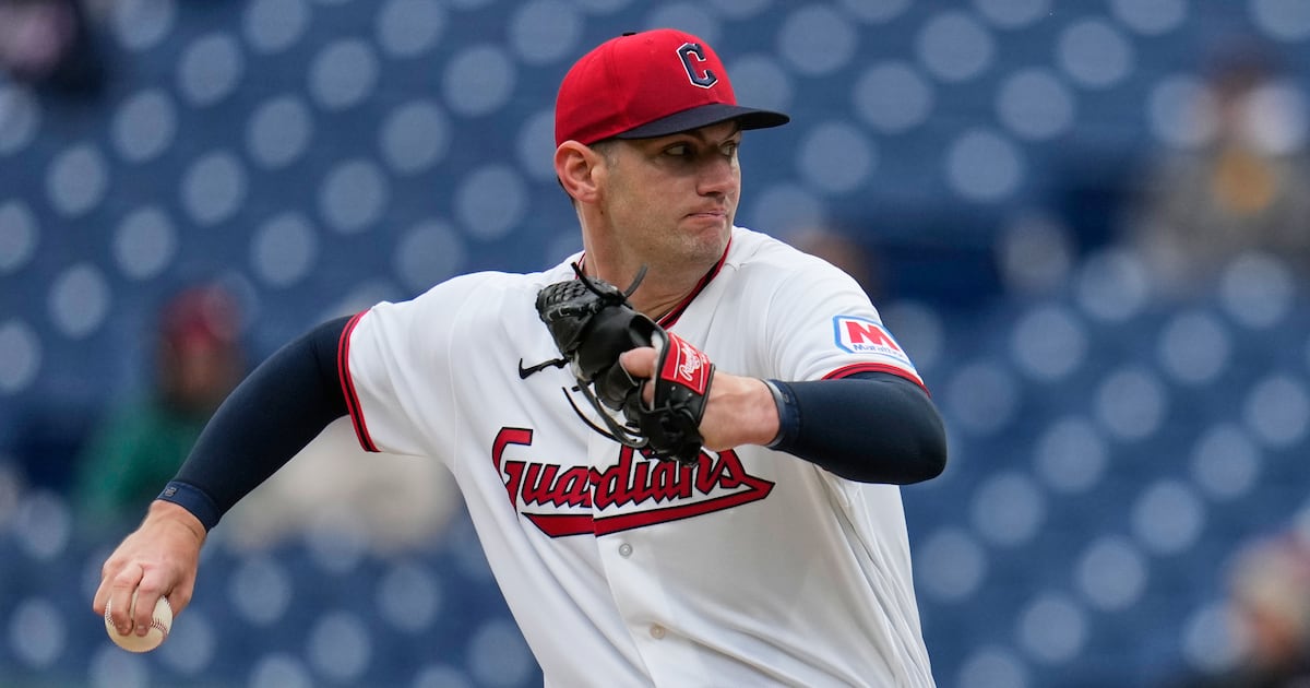 Chase DeLauter’s two-run single, Gavin Williams’ strong start propels Cleveland Guardians past Tampa Bay Rays to snap skid