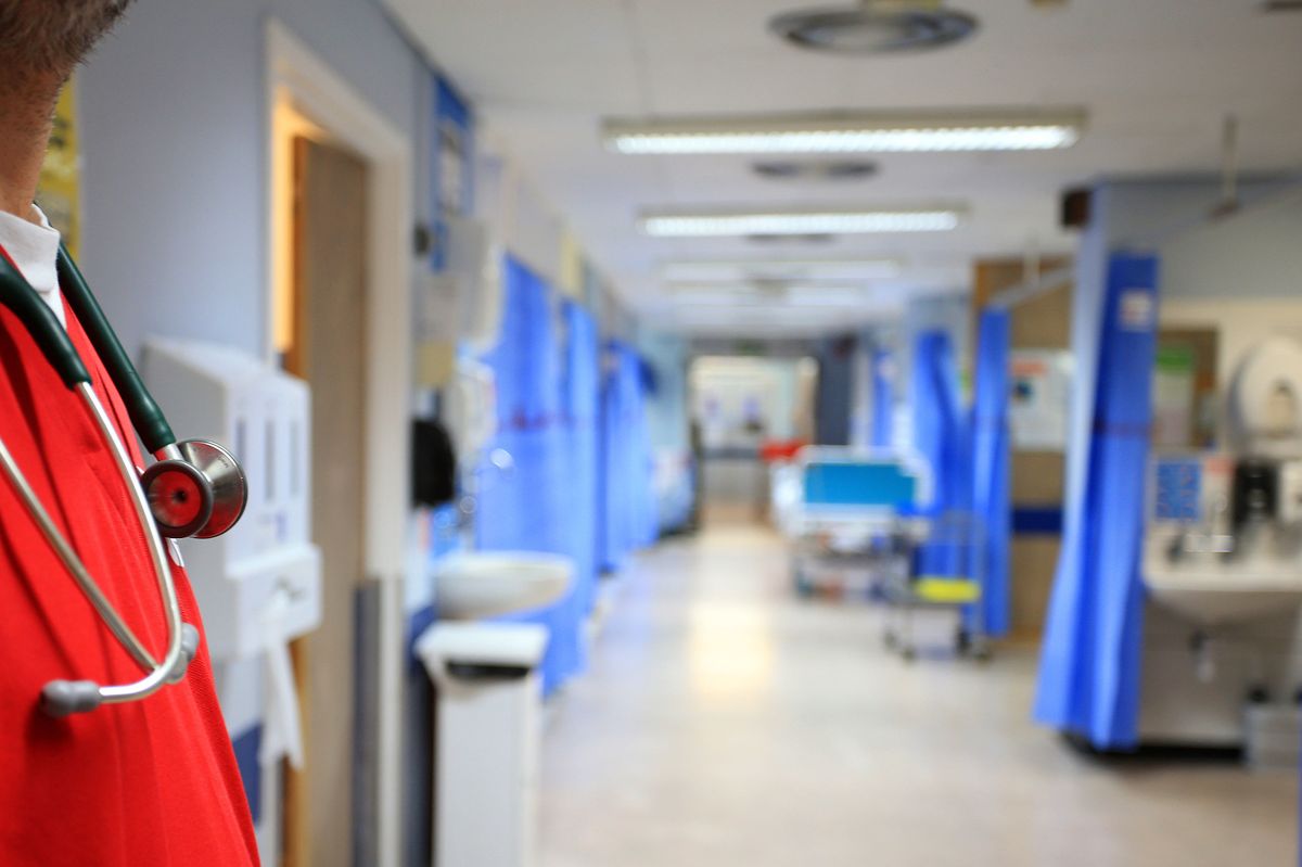 "Zero tolerance" of restraints on mental health wards has been promised
