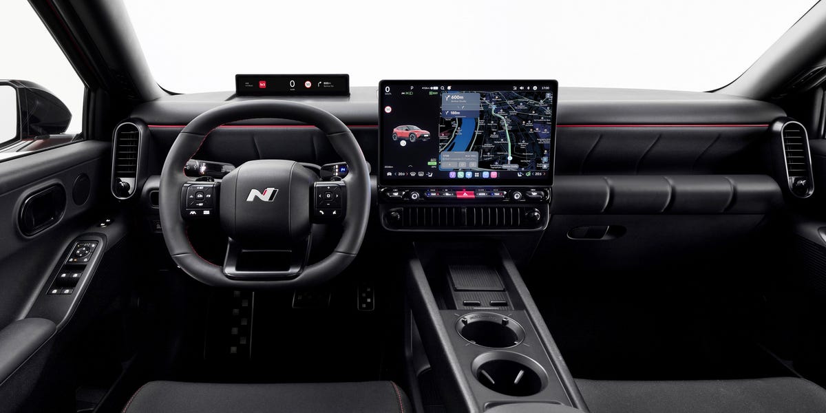 Hyundai's Next-Gen Infotainment Embraces AI, Keeps Real Buttons