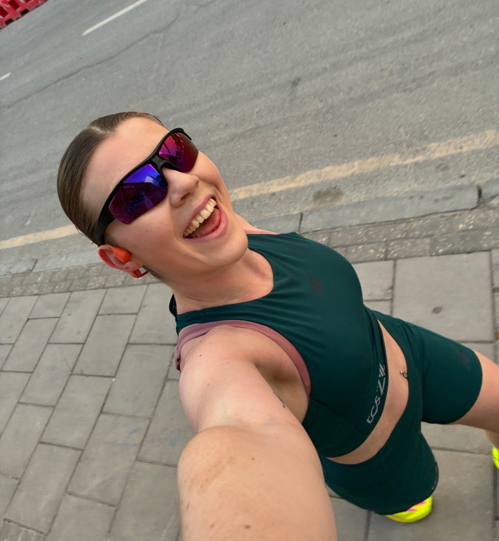 vo2 max fitness routine: hannah out running