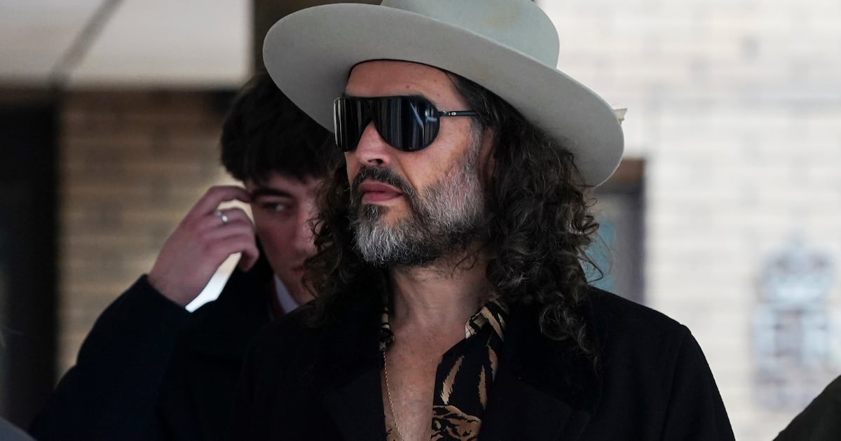 U.K. comedian Russell Brand admits ‘exploitative sex’ with teenager - CTV News