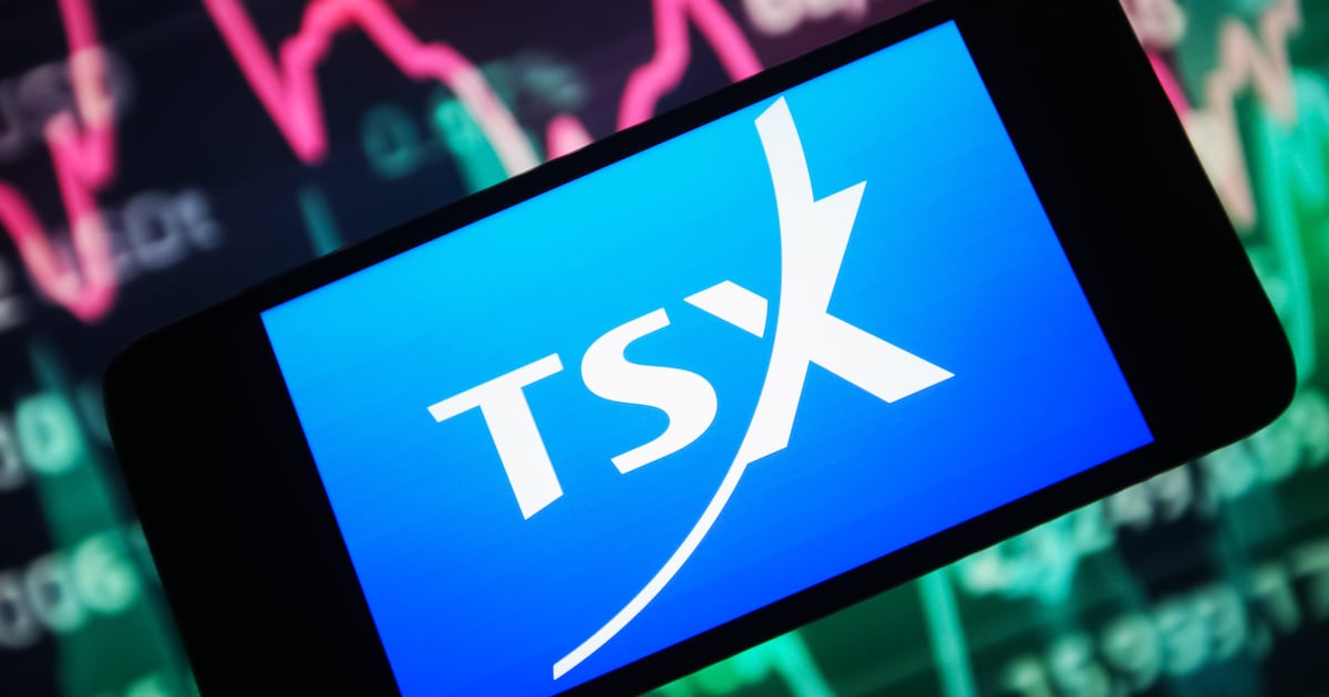 TSX falls over 550 points, U.S. stocks negative, oil prices rise