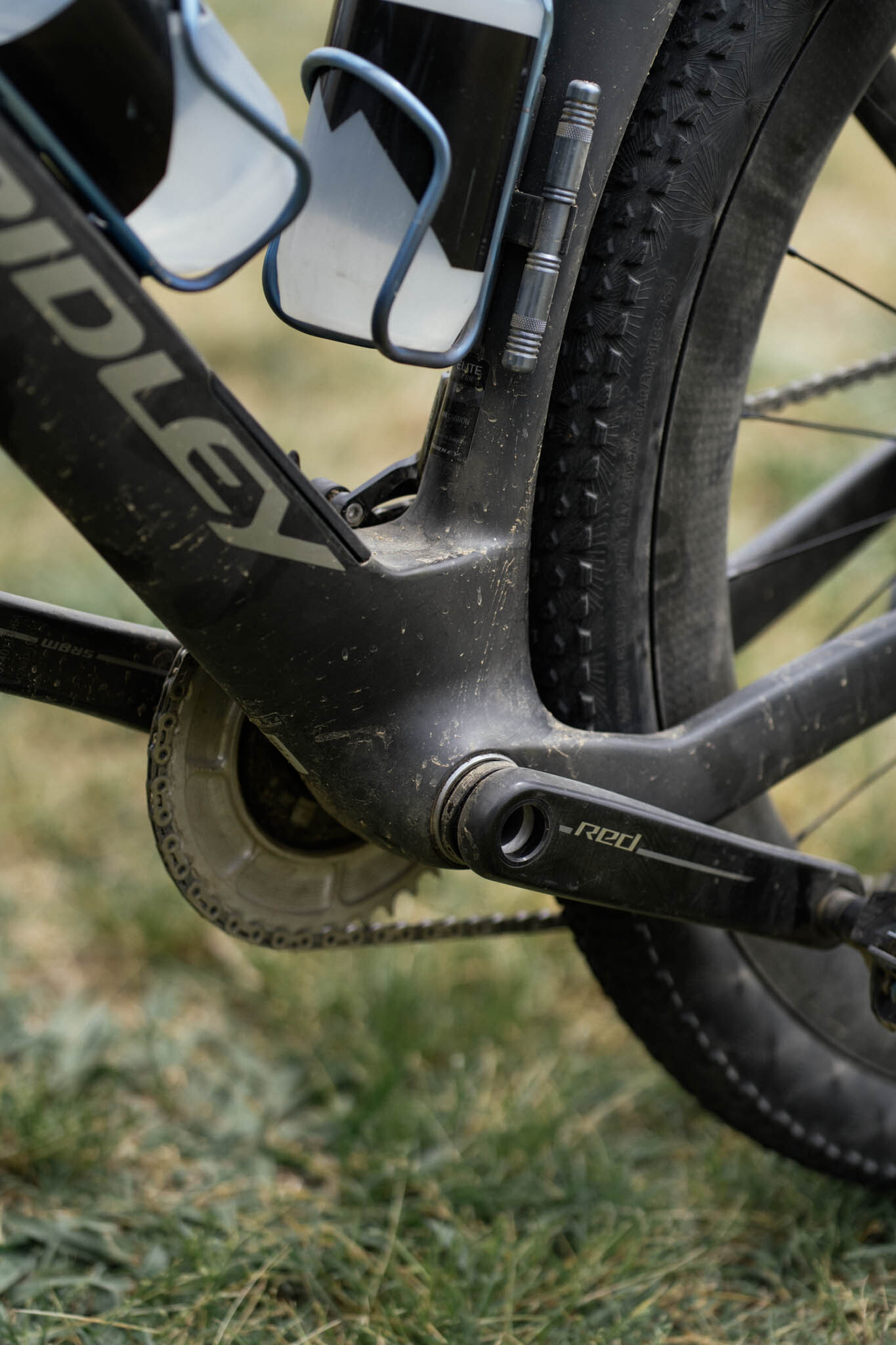 A matte black prototype aero Ridley gravel bike from the Traka 2026