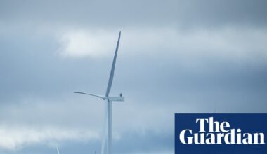 Amazon enters agreements for nine Australian renewable projects to power datacentres | Amazon