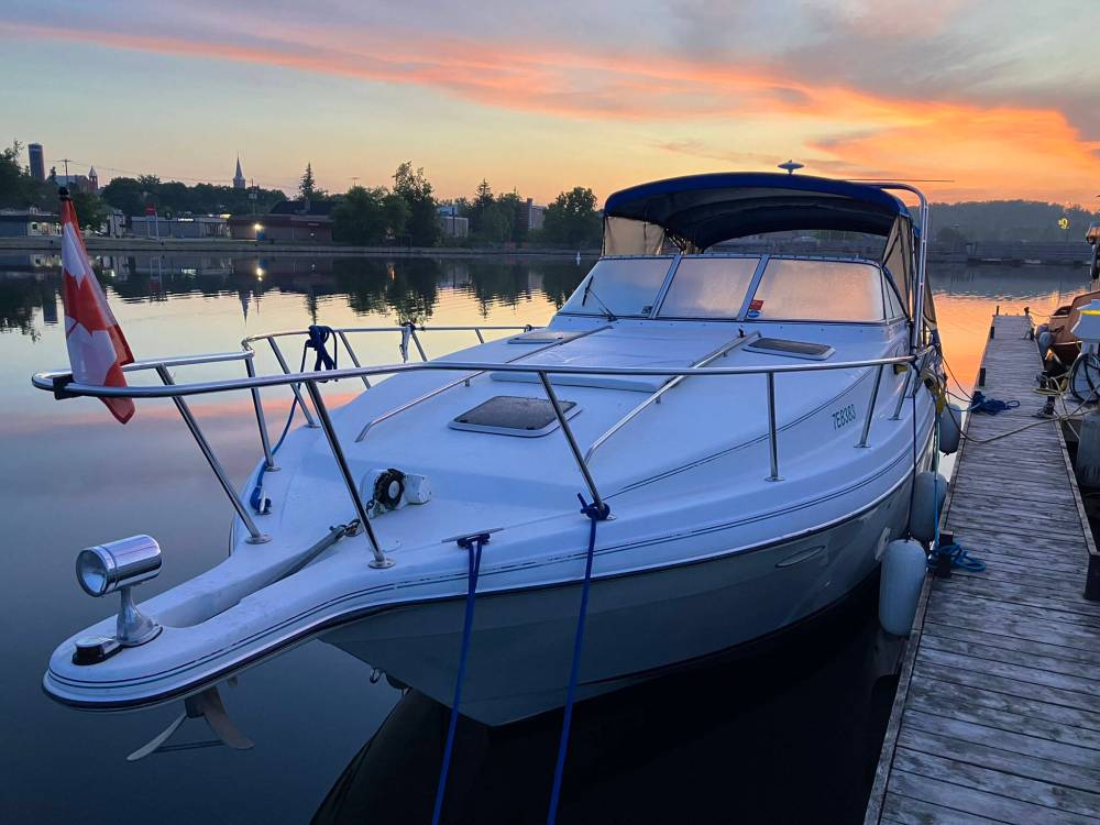 ALLISTER MAINLAND / FREE PRESS
Hastings Lock 18 at sunrise. The TSW provides scenic anchorages and moorings with shore power — which means much appreciated air conditioning.