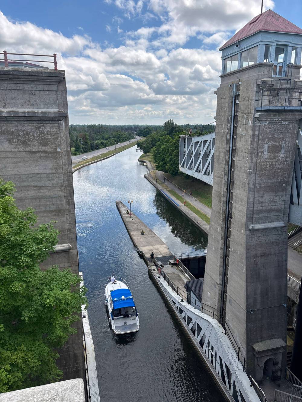DAN PROWSE / FREE PRESS
A boat exits the world’s largest lift lock at Peterborough, Ont., on the Trent-Severn Waterway.