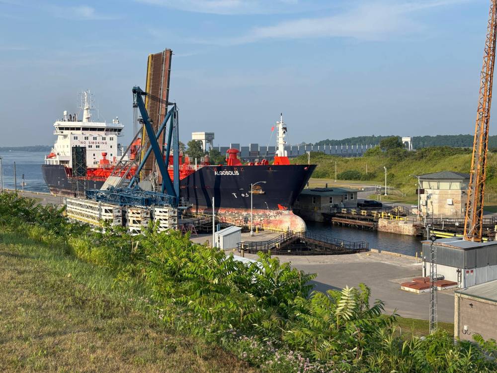 VIOLA PROWSE / FREE PRESS
The Algoma Corporation’s CSL St-Laurent bulk carrier enters the St. Lawrence Seaway locks at Iroquois on the Trent-Severn Waterway. The locks control the water level of Lake Ontario.