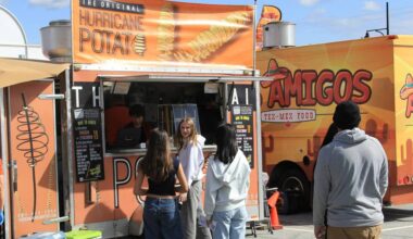 People line up to sample food truck wares at the 2025 Food Truck Wars festival on the Cloverdale Fairgrounds. Food Truck Wars is back this weekend at the Cloverdale Fairgrounds, running April 10-12. (Photo: Malin Jordan)