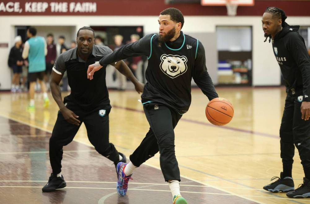 Ruth Bonneville / FREE PRESS
Winnipeg Sea Bears guard Teddy Allen (centre) impressed on opening day of training camp, with returning hometown player Kyler Filewich emphasizing he feels Allen’s ‘due for a big year for us.’