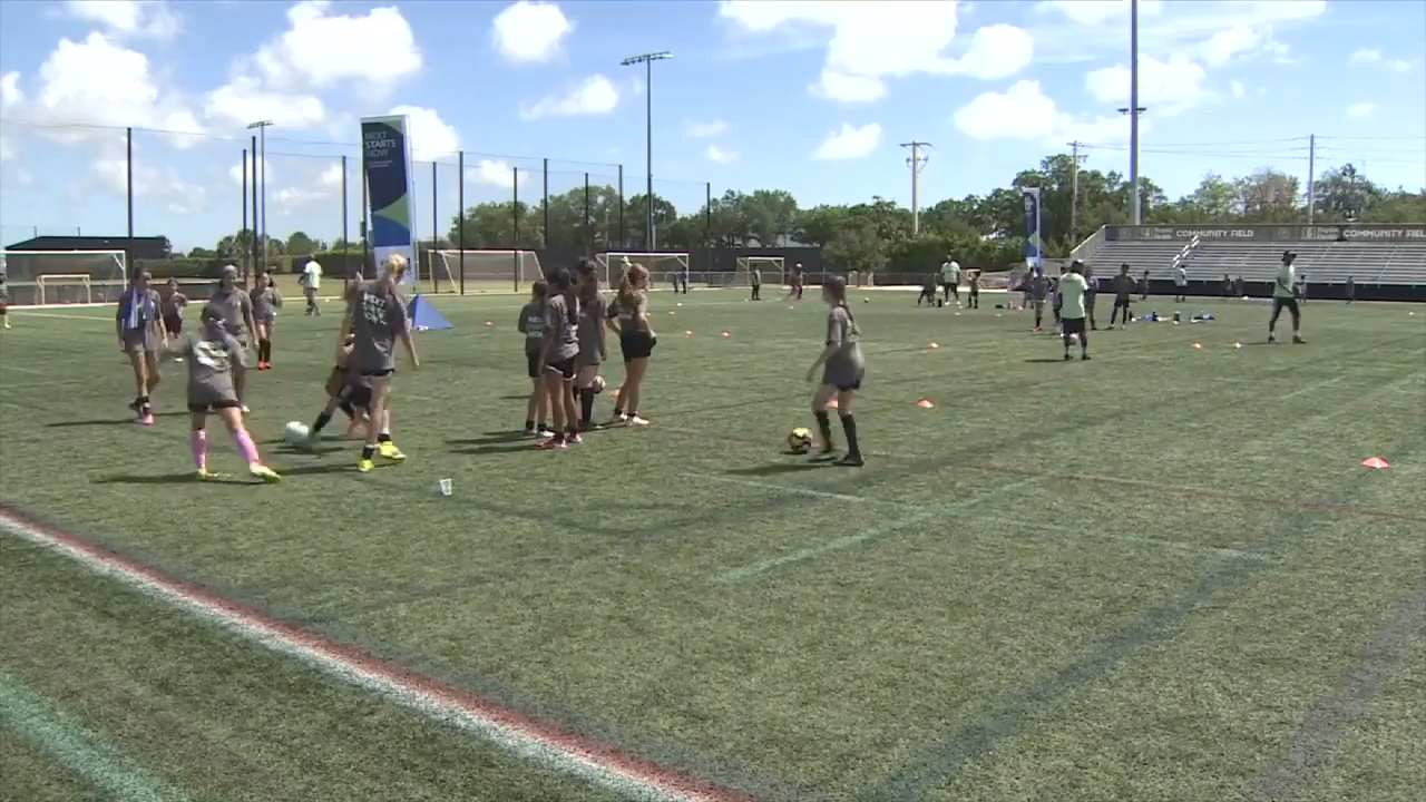 Youth soccer camp hosted by two time World Cup winner Mia Hamm inspires next generation of players ahead of FIFA World Cup - WSVN 7News | Miami News, Weather, Sports