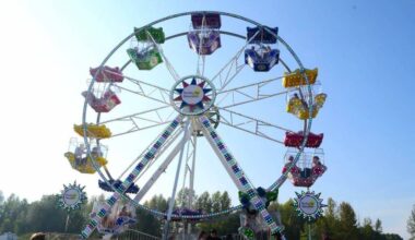 Ferris wheel operated by Shooting Star Amusements. (Facebook.com photo)