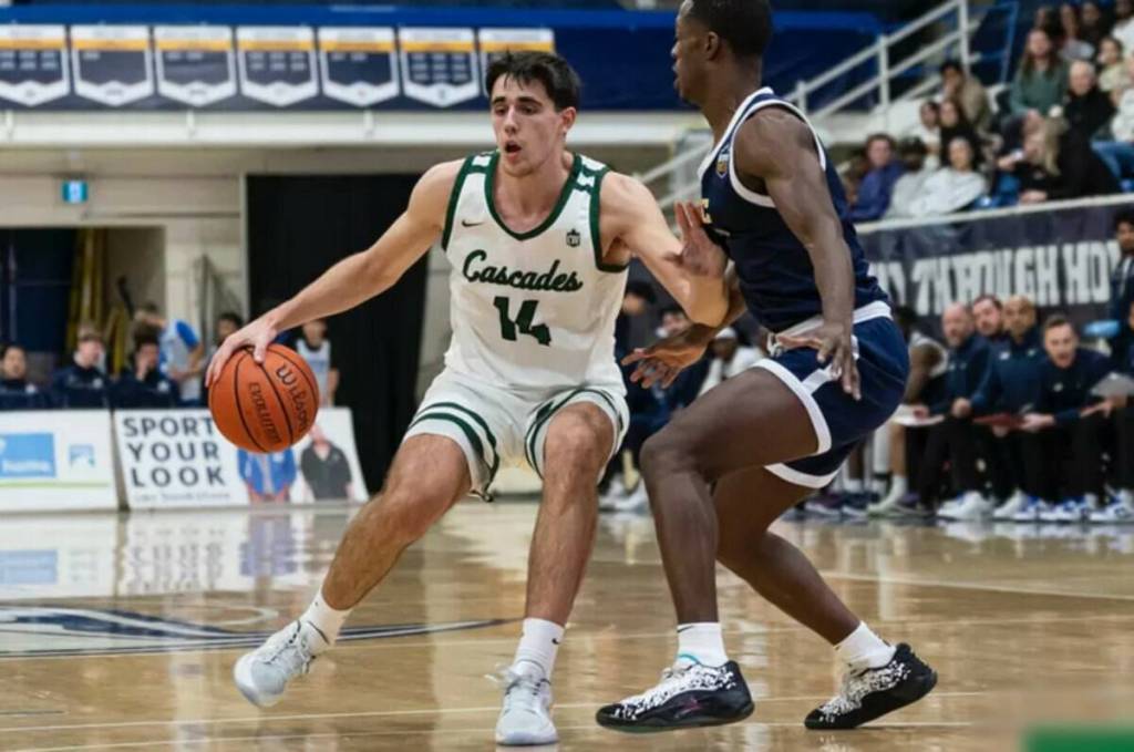 Former Cascades player Dario Lopez has signed with the Vancouver Bandits.