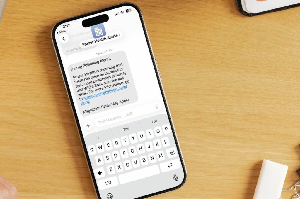 The alert was posted online and sent via text using the Toxic Drug and Health Alerts System, which is managed by BC Centre for Disease Control. (Canva/ Screenshot of Fraser Health Alert)