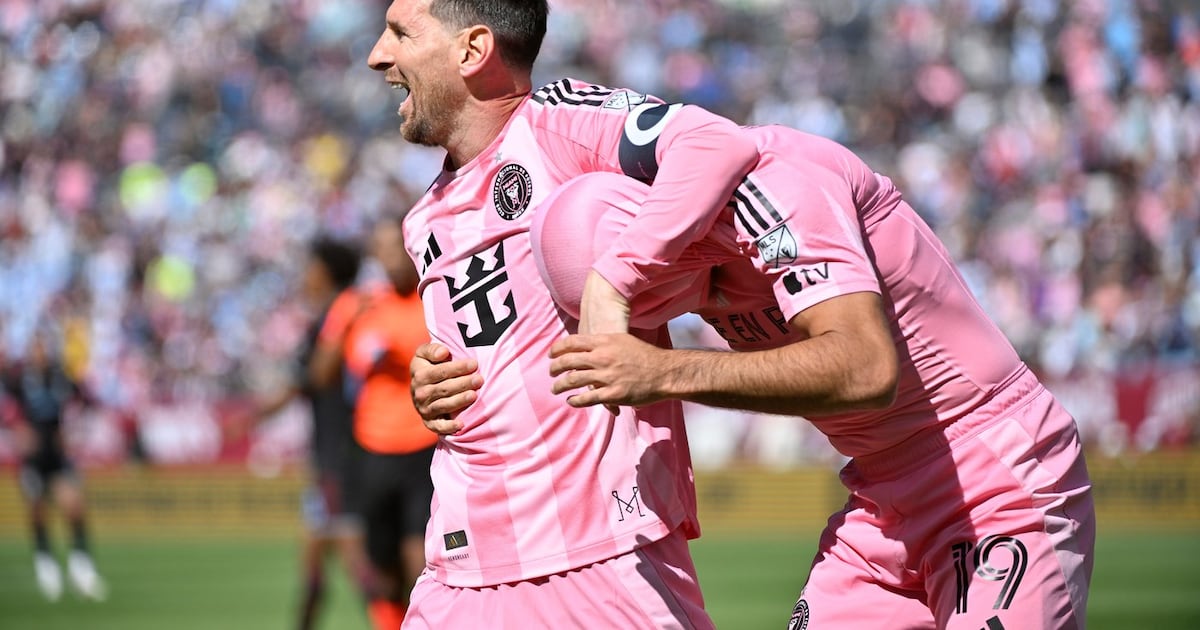 Lionel Messi scores two goals, Inter Miami beats Rapids, extends unbeaten streak to 7 games