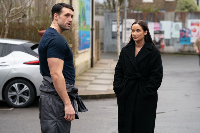 Lauren chats to Mark in EastEnders