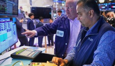 US stocks inch to more records as oil prices rise ahead of a blockbuster week for Wall Street