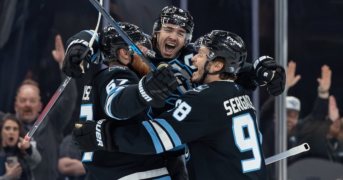 Mammoth win the first NHL playoff game in Utah, beating Vegas Golden Knights for 2-1 series lead