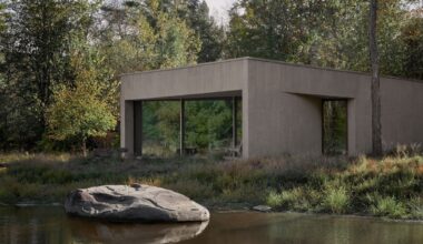 Johnston Marklee completes curving Vipp Pavilion in upstate NY forest | News