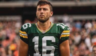 An Australian punter signs with the CFL