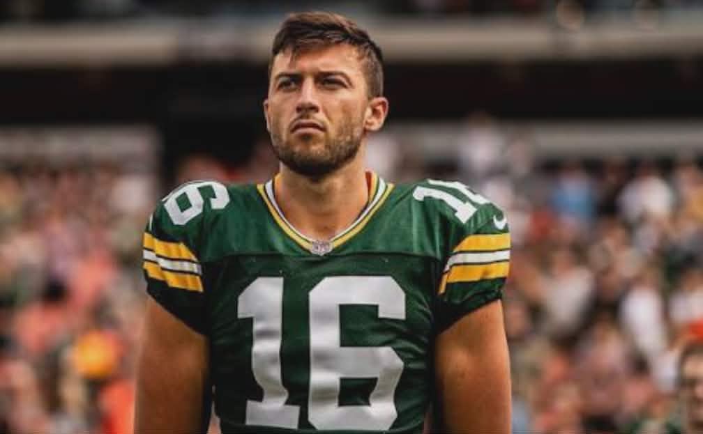 An Australian punter signs with the CFL